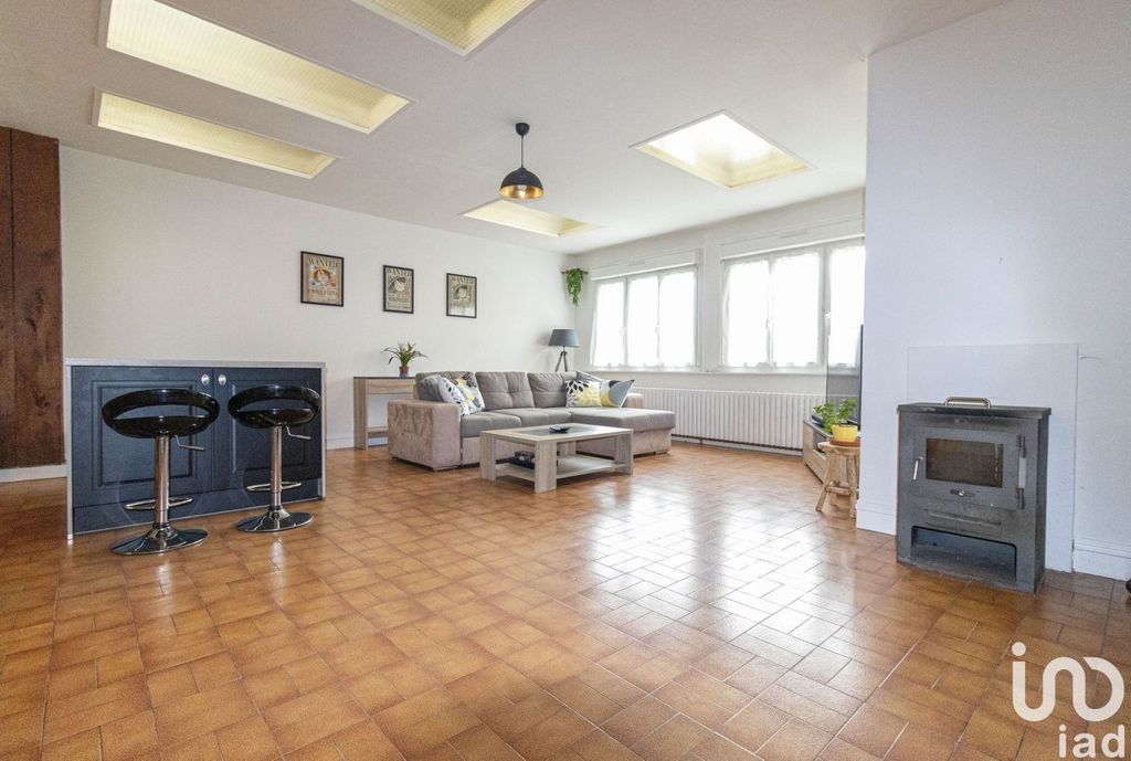 Achat maison à vendre 4 chambres 218 m² - Conches-en-Ouche