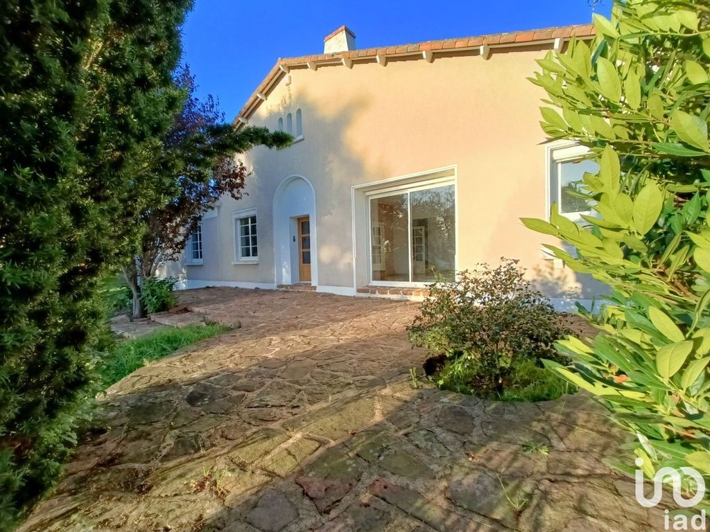 Achat maison à vendre 4 chambres 157 m² - Thouars
