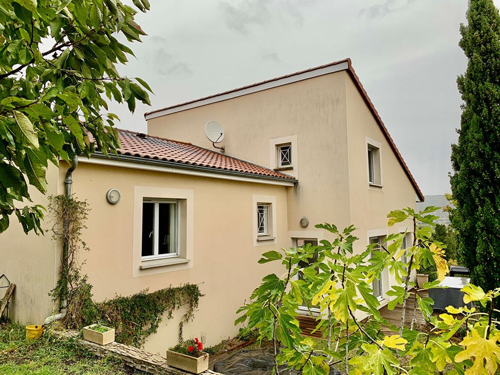 Achat maison à vendre 5 chambres 187 m² - Cournon-d'Auvergne
