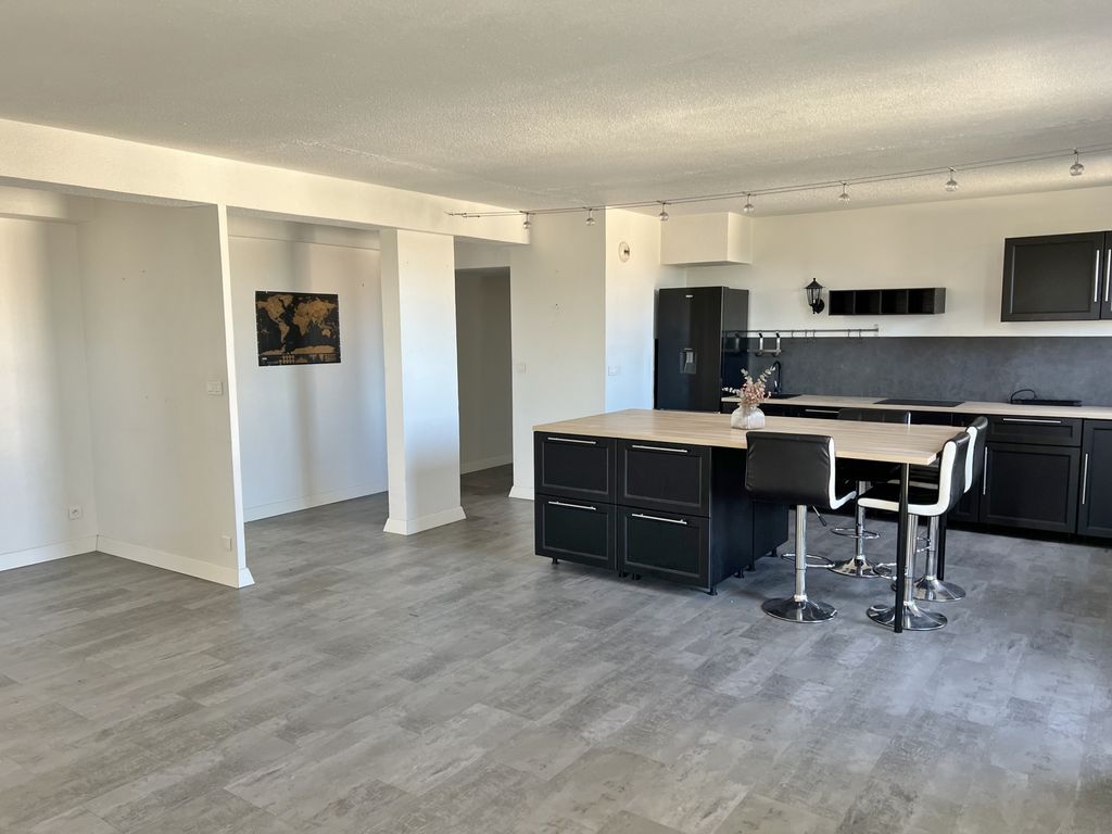 Achat appartement à vendre 4 pièces 95 m² - Saint-Genis-les-Ollières