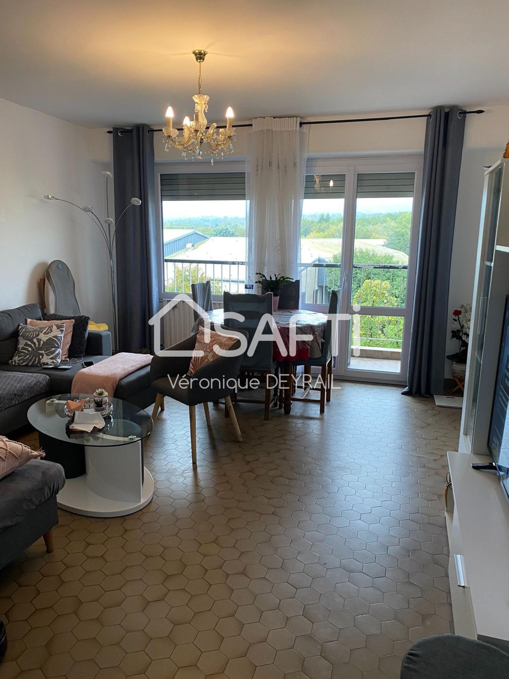 Achat appartement à vendre 4 pièces 80 m² - Bellegarde-sur-Valserine