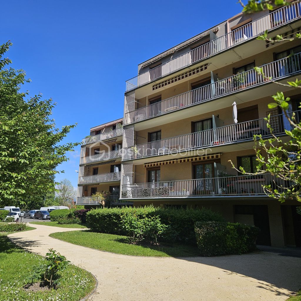 Achat appartement à vendre 4 pièces 107 m² - Saint-Martin-d'Hères