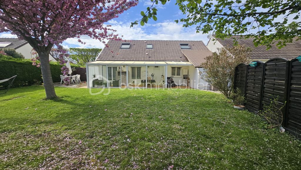 Achat maison à vendre 4 chambres 126 m² - Évry-Grégy-sur-Yerre