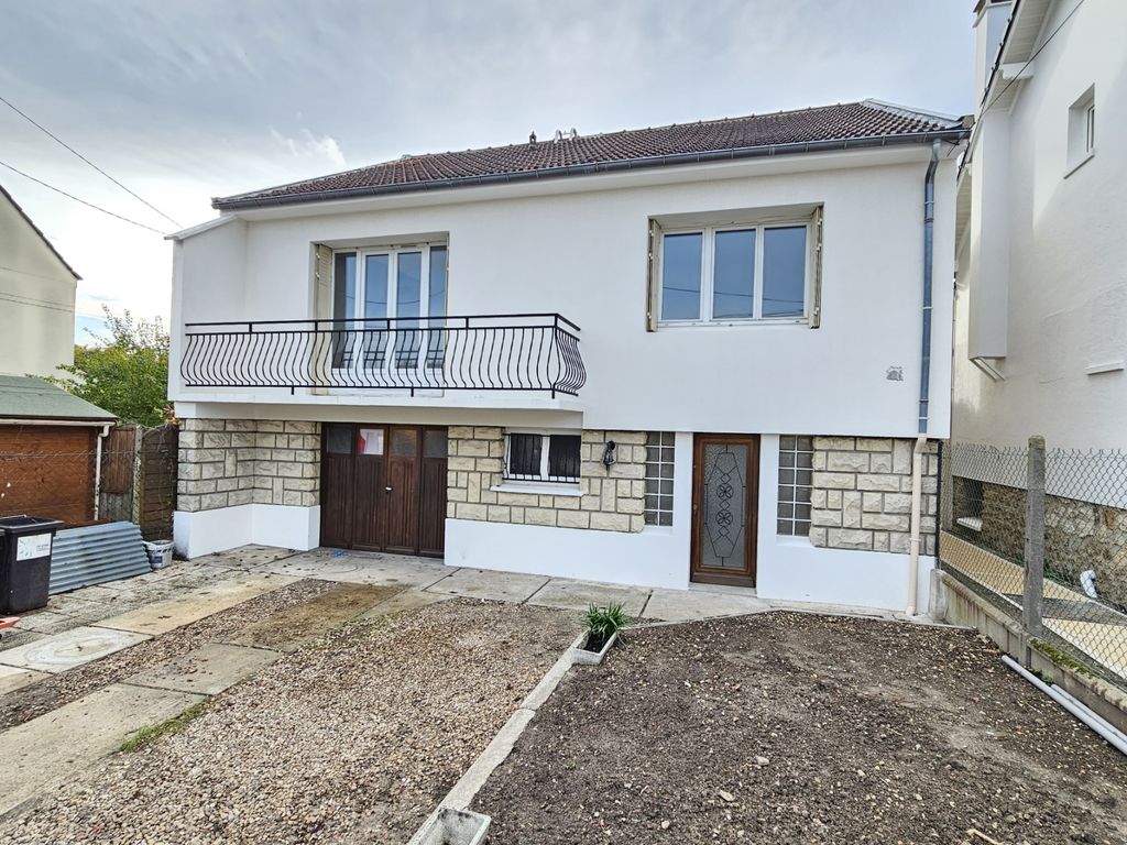 Achat maison à vendre 5 chambres 110 m² - Sainte-Geneviève-des-Bois