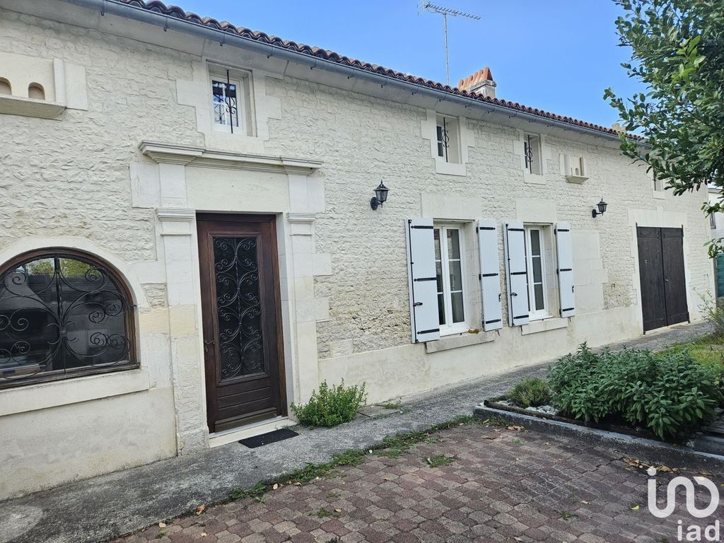 Achat maison à vendre 4 chambres 145 m² - Juillac-le-Coq