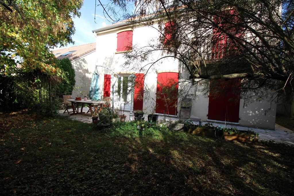 Achat maison à vendre 5 chambres 160 m² - Ozoir-la-Ferrière