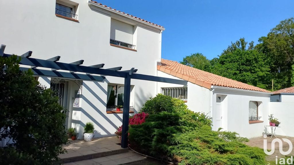 Achat maison à vendre 4 chambres 162 m² - Pont-Saint-Martin