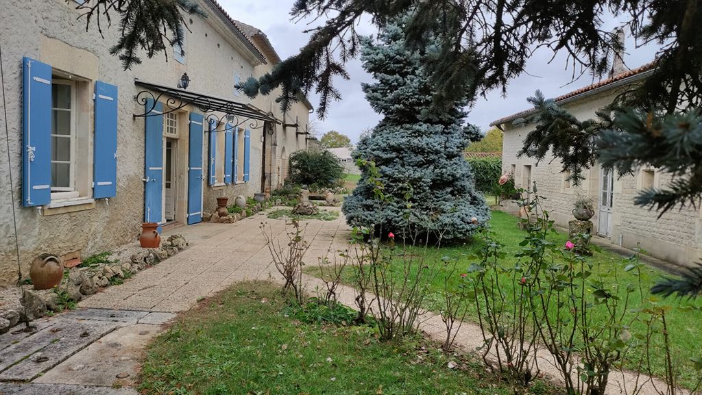 Achat maison à vendre 4 chambres 130 m² - Saint-Pierre-de-Juillers