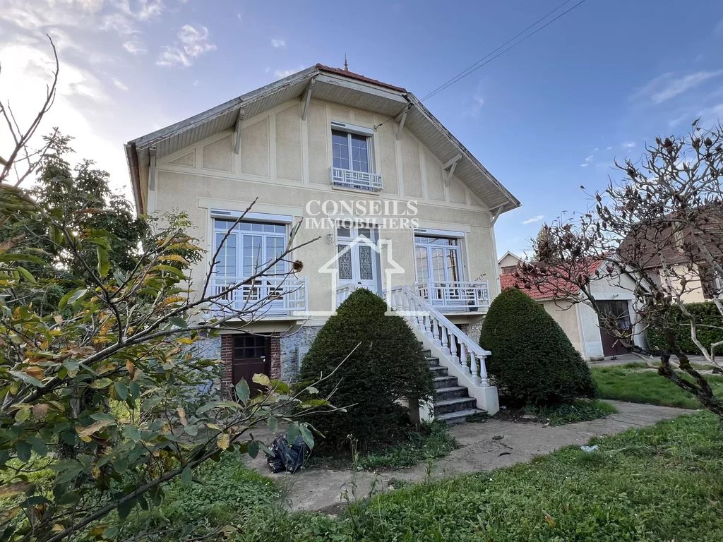 Achat maison à vendre 4 chambres 116 m² - Villeneuve-sur-Yonne