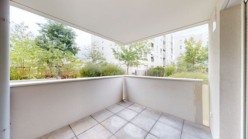 Achat appartement à vendre 3 pièces 59 m² - Vaulx-en-Velin