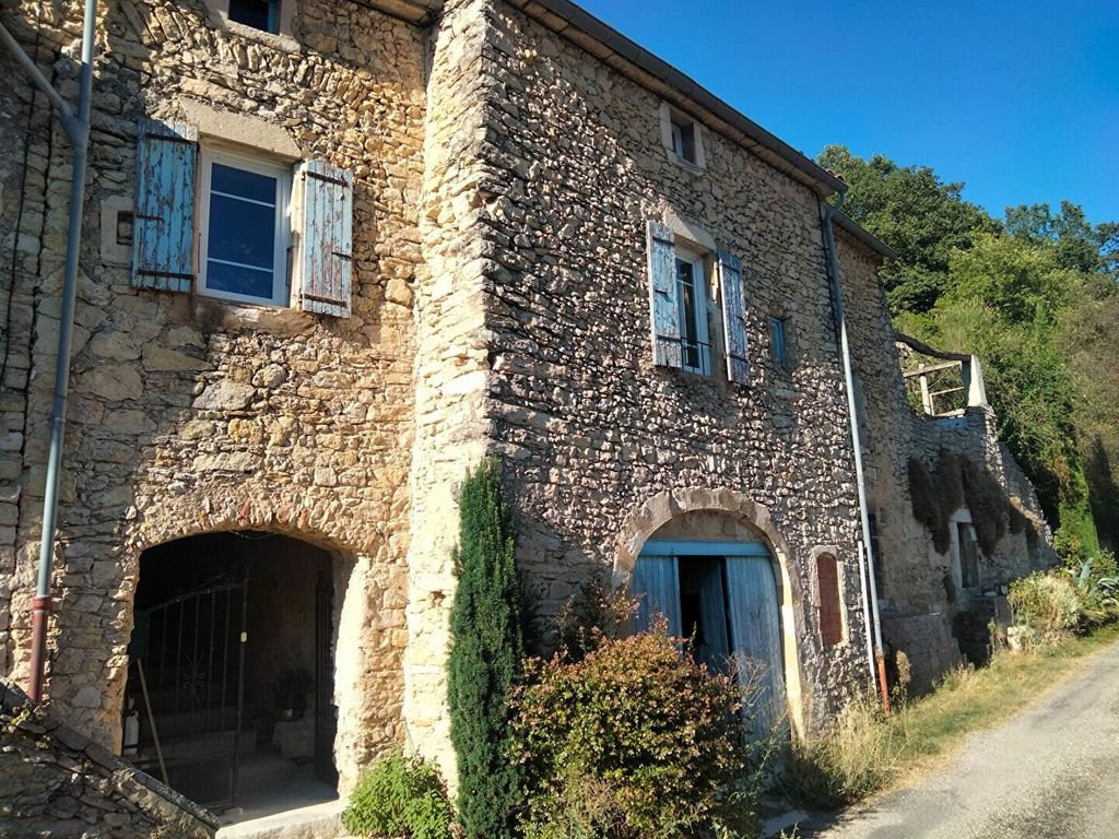 Achat maison à vendre 3 chambres 184 m² - Montjoux