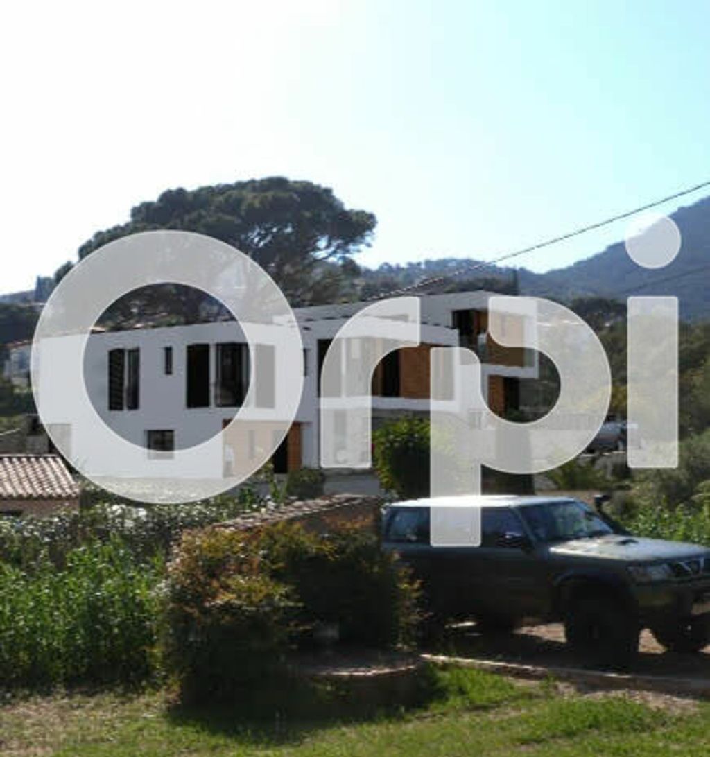 Achat maison à vendre 3 chambres 98 m² - Cavalaire-sur-Mer
