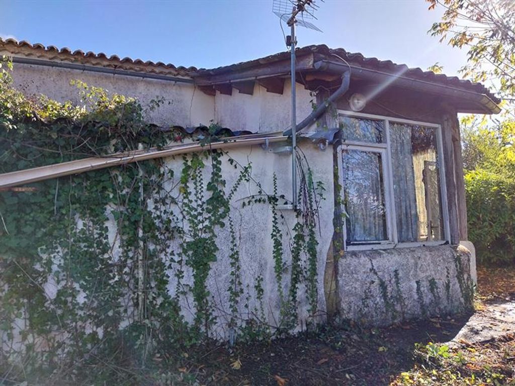 Achat maison à vendre 1 chambre 66 m² - Rauzan