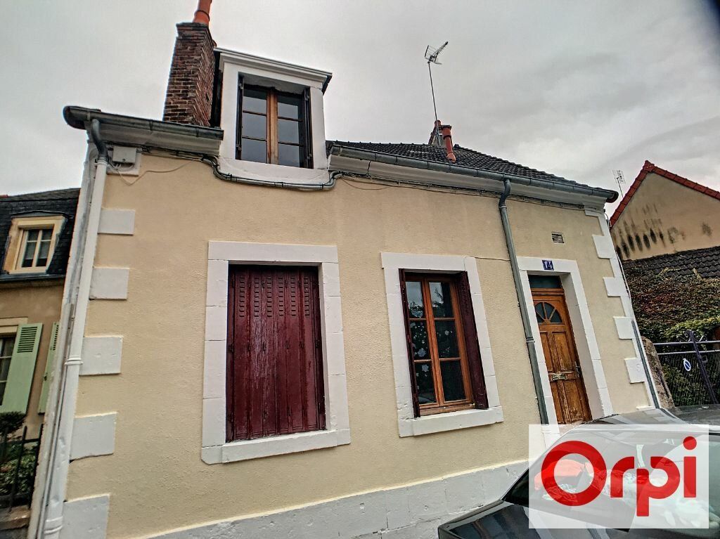 Achat maison à vendre 3 chambres 85 m² - Saint-Amand-Montrond