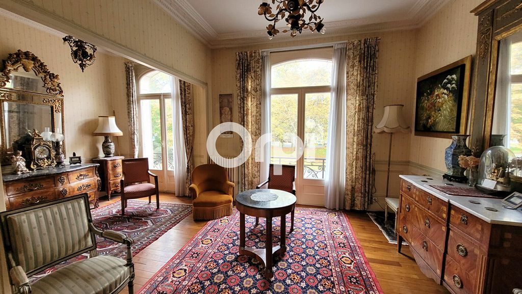 Achat maison à vendre 5 chambres 193 m² - Orléans