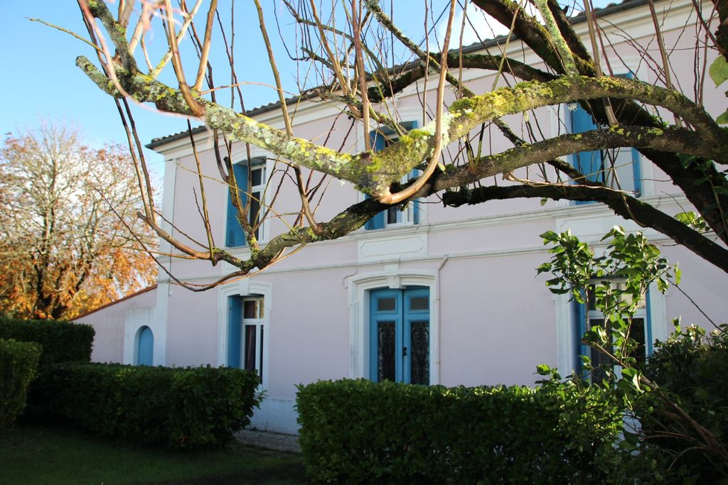 Achat maison à vendre 5 chambres 150 m² - Saint-Georges-de-Didonne