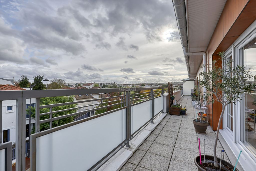 Achat appartement à vendre 5 pièces 89 m² - Rueil-Malmaison