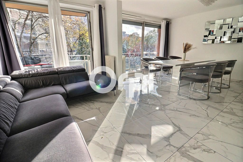 Achat appartement à vendre 4 pièces 104 m² - Paris 19ème arrondissement