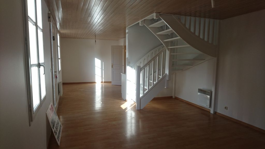 Achat maison à vendre 2 chambres 69 m² - Saint-Jean-de-Blaignac
