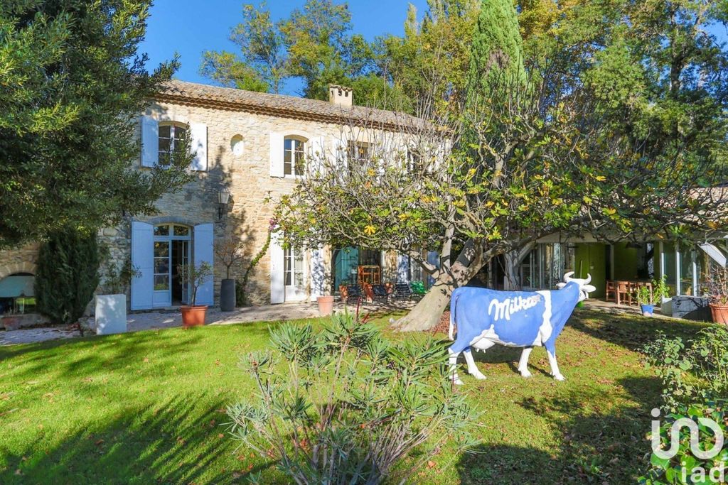 Achat maison à vendre 5 chambres 350 m² - Villeneuve-lès-Avignon