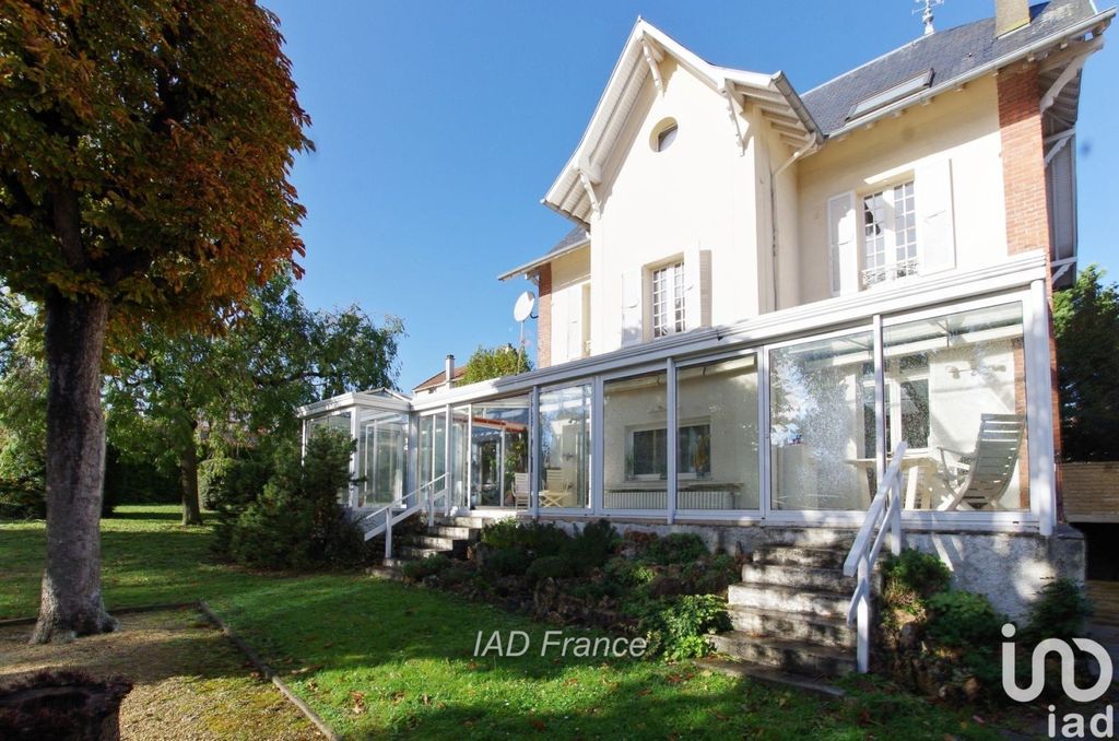 Achat maison à vendre 5 chambres 230 m² - Vernouillet