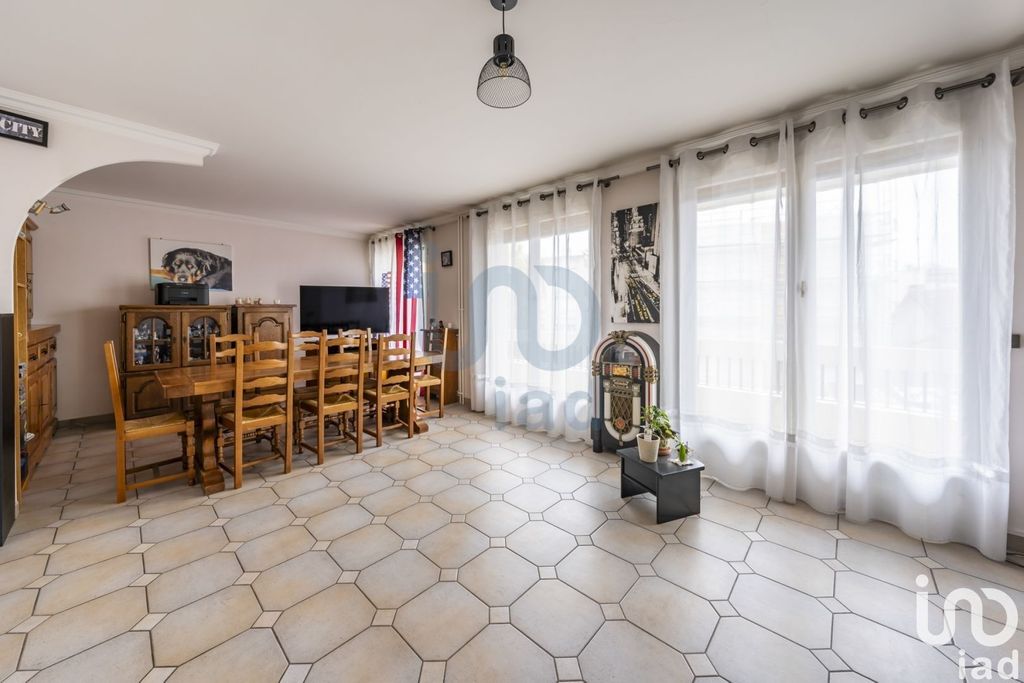 Achat appartement à vendre 4 pièces 80 m² - Livry-Gargan