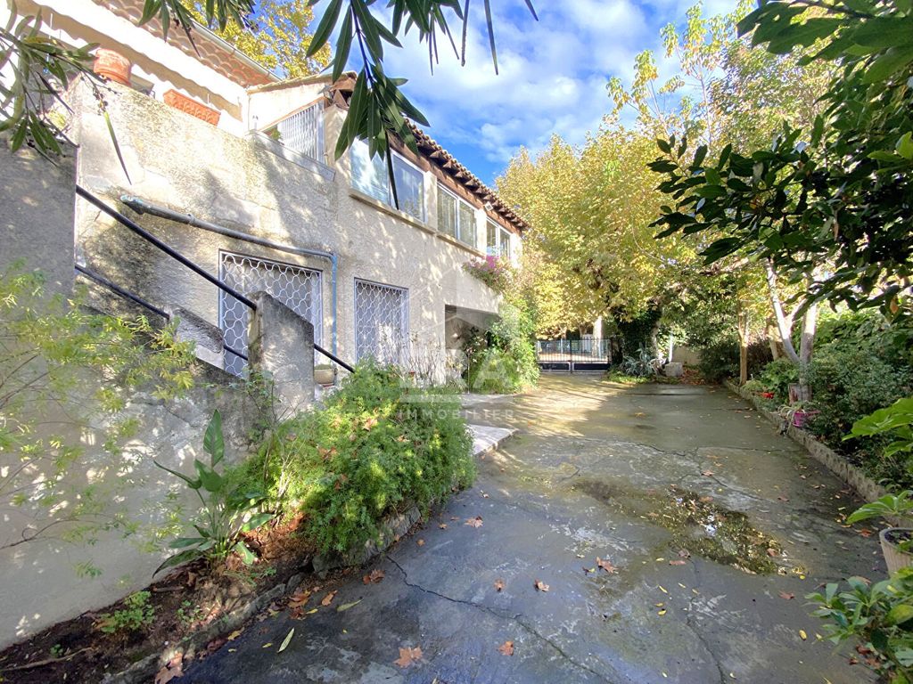 Achat maison à vendre 5 chambres 165 m² - Avignon
