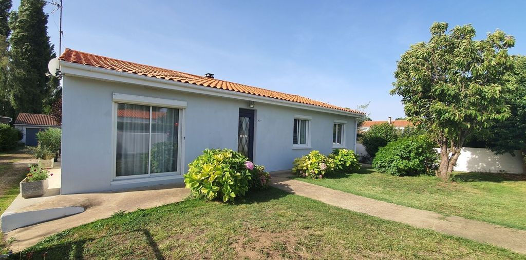 Achat maison à vendre 3 chambres 130 m² - Saint-Laurent-de-la-Prée