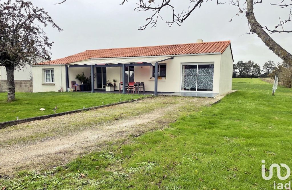 Achat maison à vendre 4 chambres 100 m² - La Chapelle-Hermier