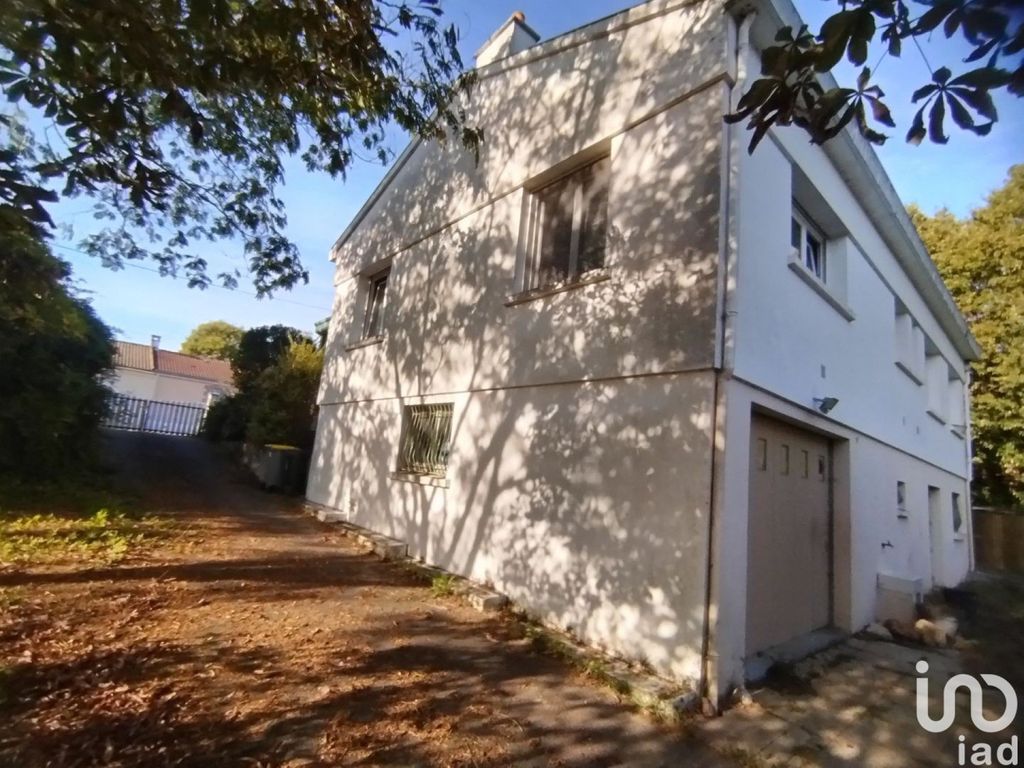 Achat maison à vendre 4 chambres 134 m² - Le Champ-Saint-Père