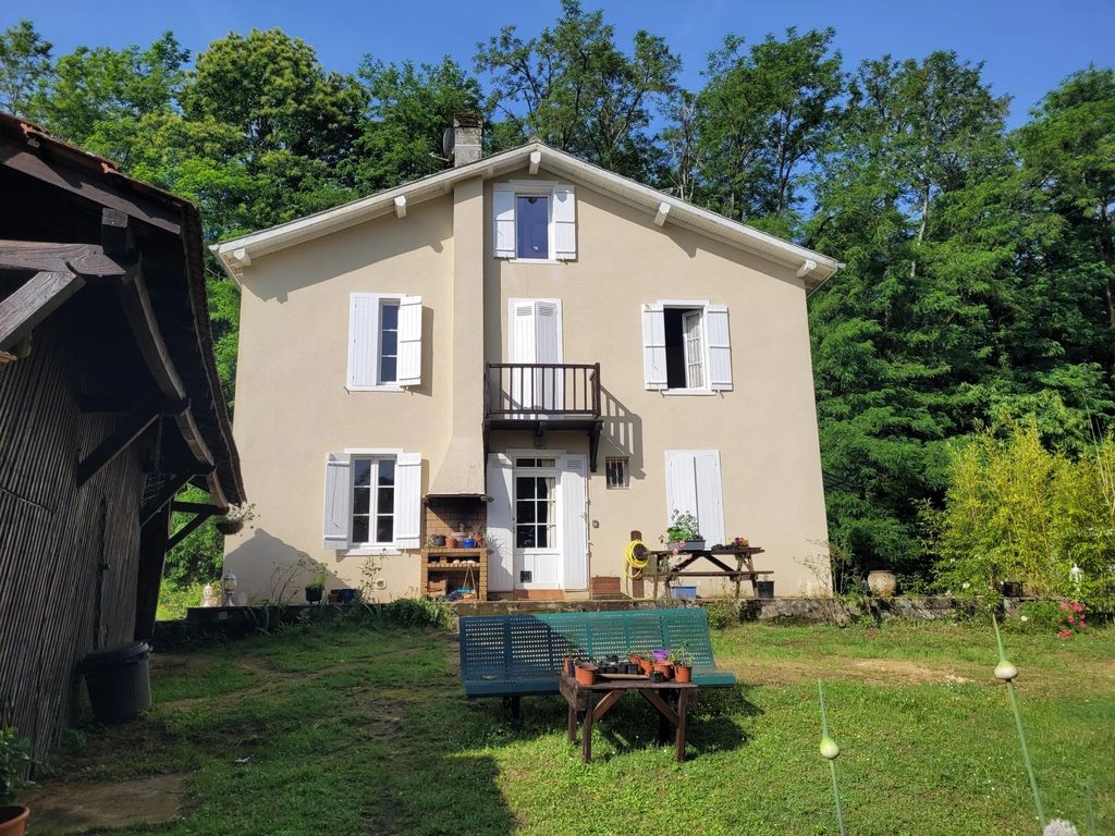 Achat maison à vendre 5 chambres 171 m² - Villeneuve-de-Marsan