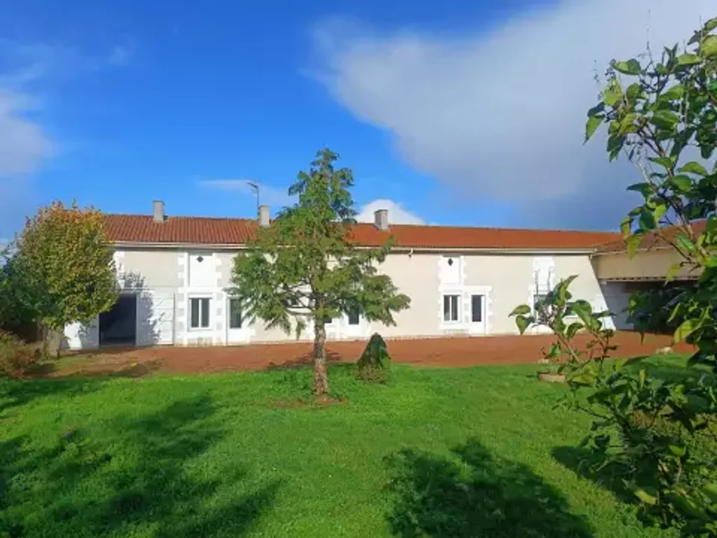 Achat maison à vendre 4 chambres 142 m² - Champigny en Rochereau