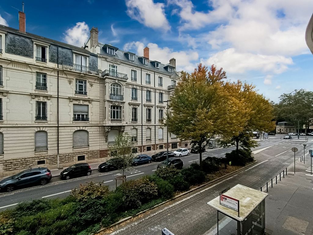 Achat appartement à vendre 3 pièces 94 m² - Lyon 6ème arrondissement