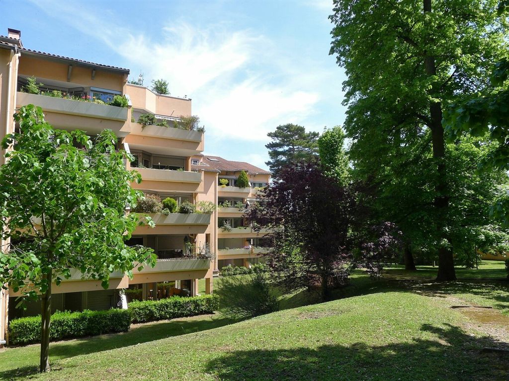 Achat appartement à vendre 2 pièces 58 m² - Saint-Genis-Laval