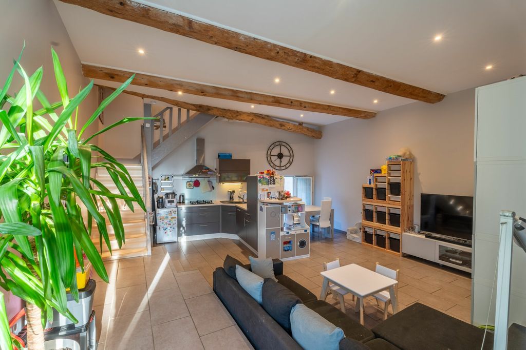 Achat maison à vendre 3 chambres 101 m² - Pontcharra-sur-Turdine