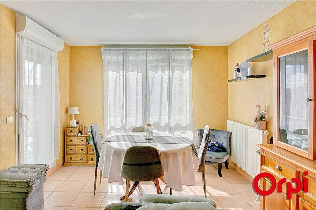 Achat appartement à vendre 2 pièces 52 m² - Bourgoin-Jallieu