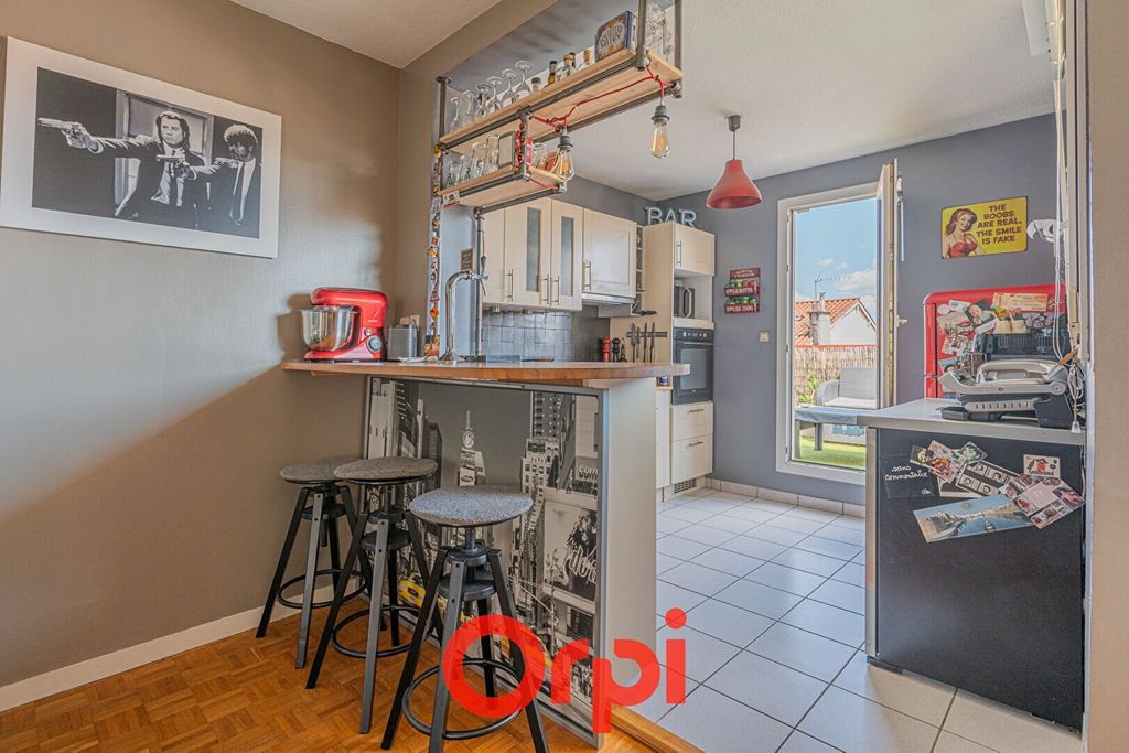 Achat appartement à vendre 3 pièces 70 m² - Bourgoin-Jallieu