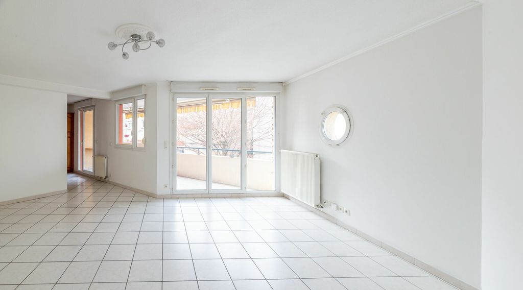 Achat appartement à vendre 3 pièces 74 m² - Bourgoin-Jallieu