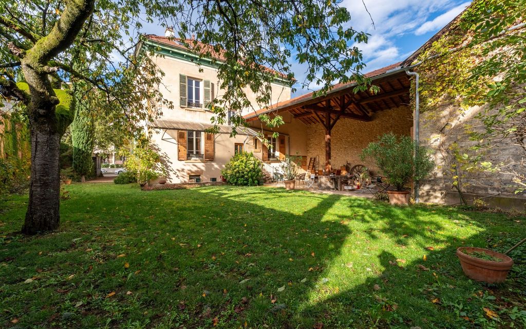 Achat maison à vendre 5 chambres 210 m² - Villefranche-sur-Saône