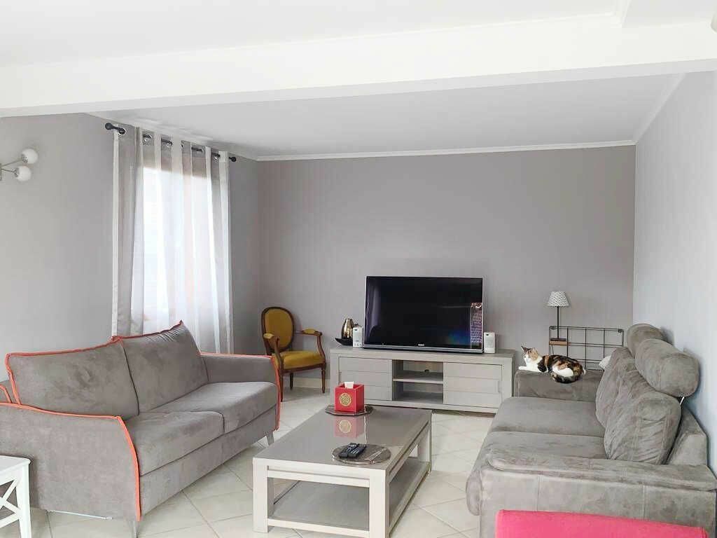 Achat maison à vendre 3 chambres 147 m² - Éloise