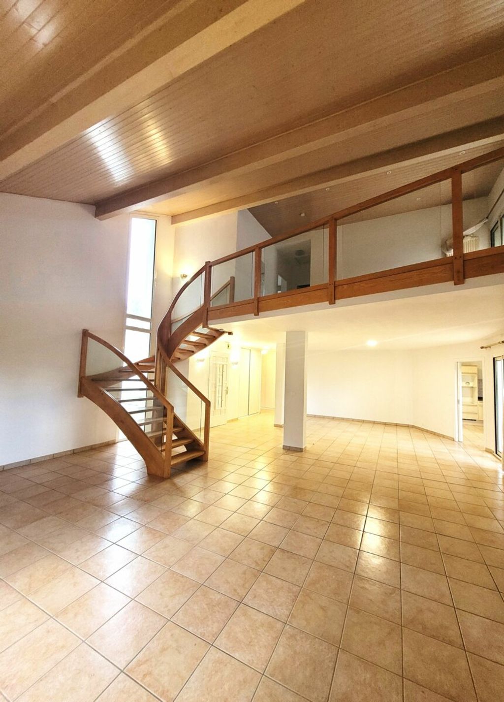 Achat maison à vendre 4 chambres 225 m² - Saint-Genis-Pouilly