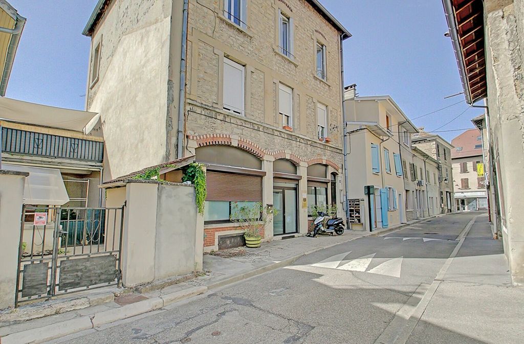 Achat studio à vendre 25 m² - La Tour-du-Pin