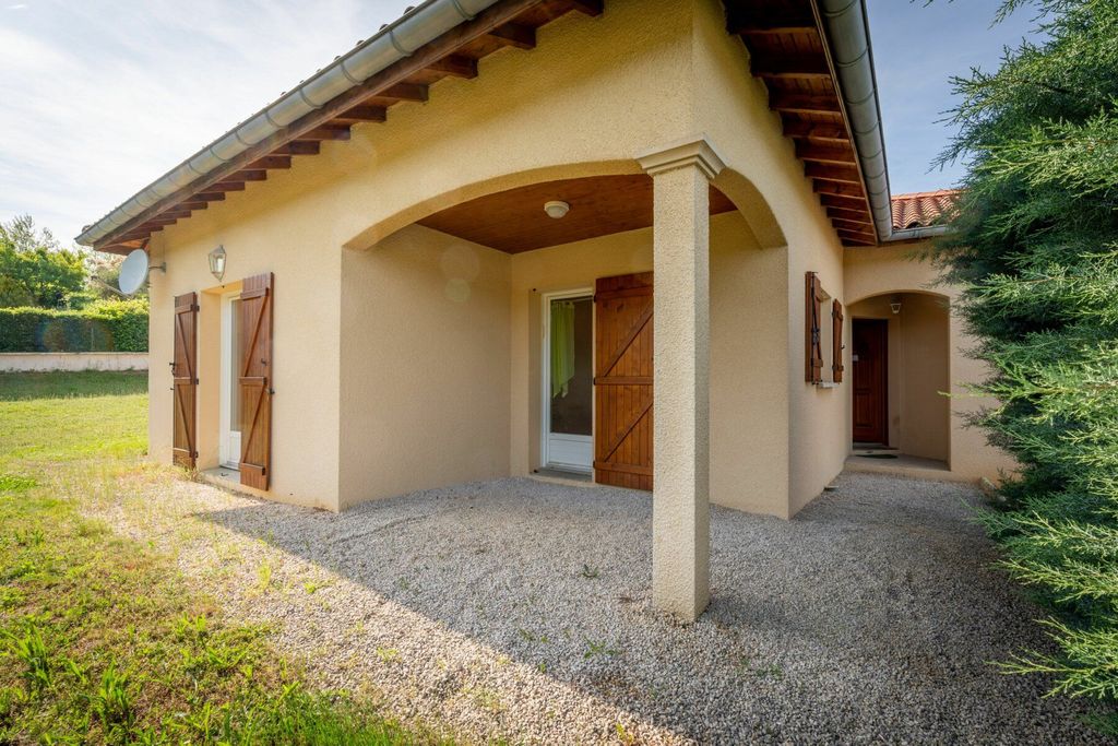 Achat maison à vendre 4 chambres 123 m² - Saint-Martin-en-Haut