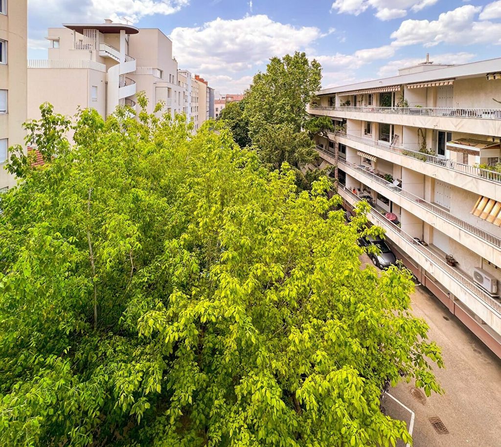 Achat appartement à vendre 4 pièces 124 m² - Lyon 8ème arrondissement