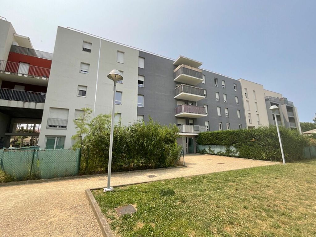 Achat appartement à vendre 2 pièces 63 m² - Vaulx-en-Velin