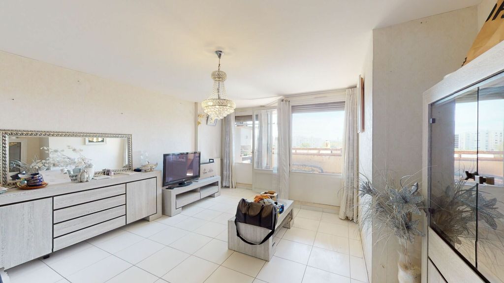 Achat appartement à vendre 4 pièces 93 m² - Vaulx-en-Velin