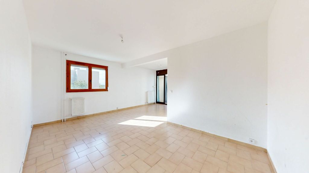 Achat appartement à vendre 4 pièces 92 m² - Vaulx-en-Velin