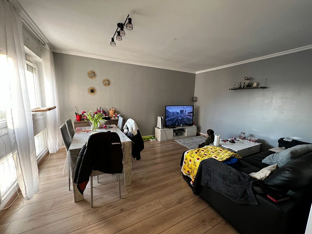 Achat appartement à vendre 3 pièces 78 m² - Décines-Charpieu