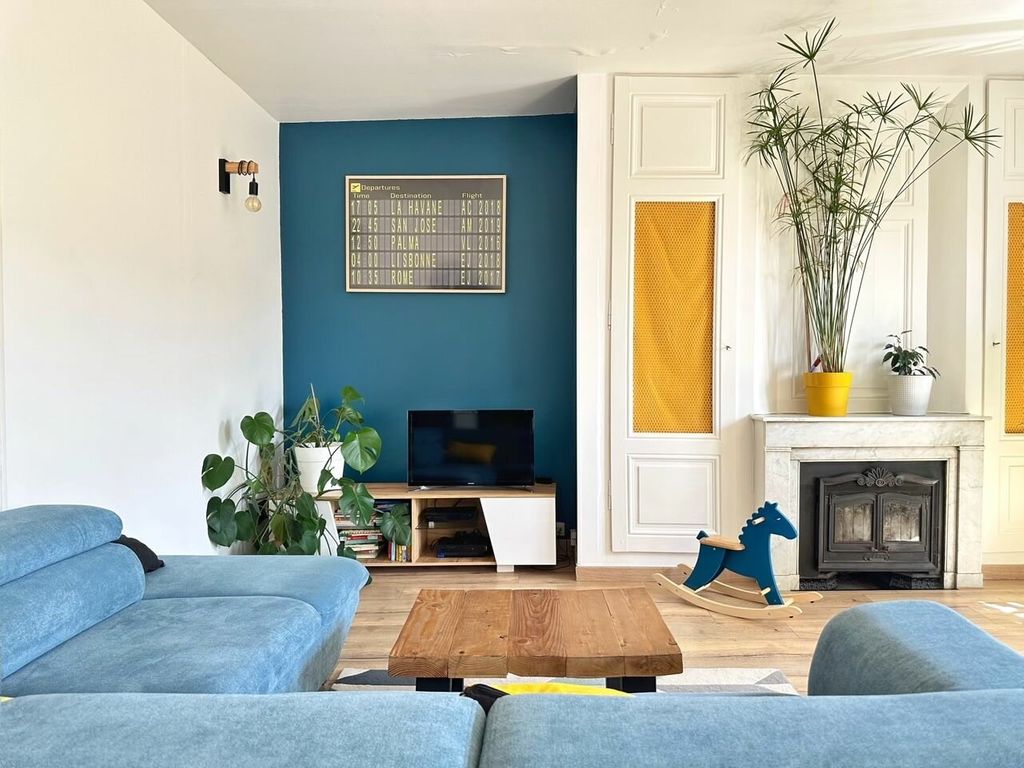 Achat appartement à vendre 4 pièces 105 m² - Cailloux-sur-Fontaines