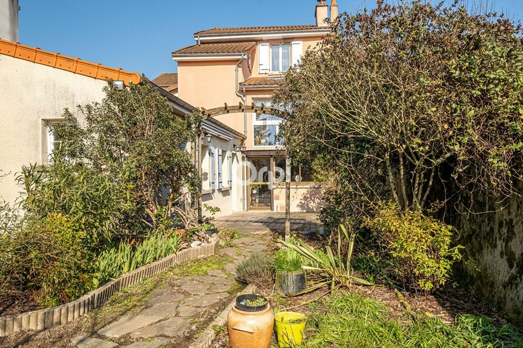 Achat maison à vendre 3 chambres 134 m² - Limoges